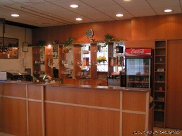 Romai Hotel Будапеща Интериор снимка