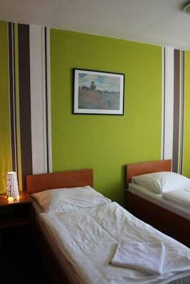 Romai Hotel Будапеща Екстериор снимка