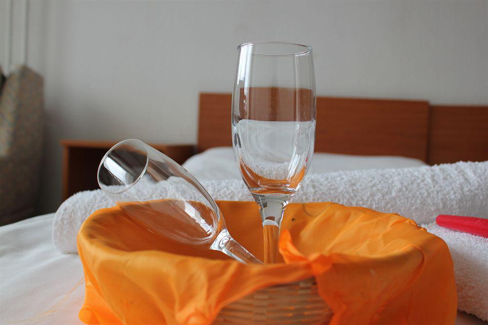 Romai Hotel Будапеща Екстериор снимка